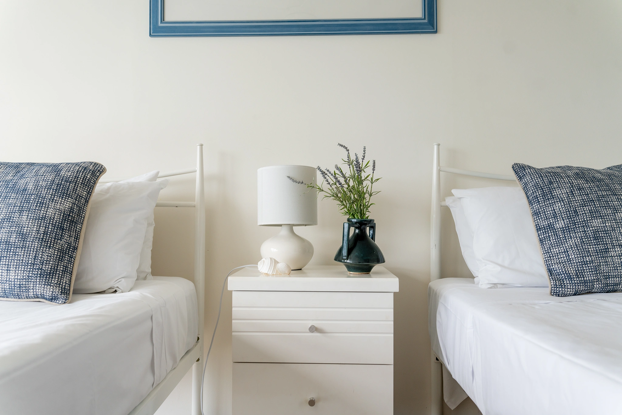 Mediterranean-Retreat---twin-beds