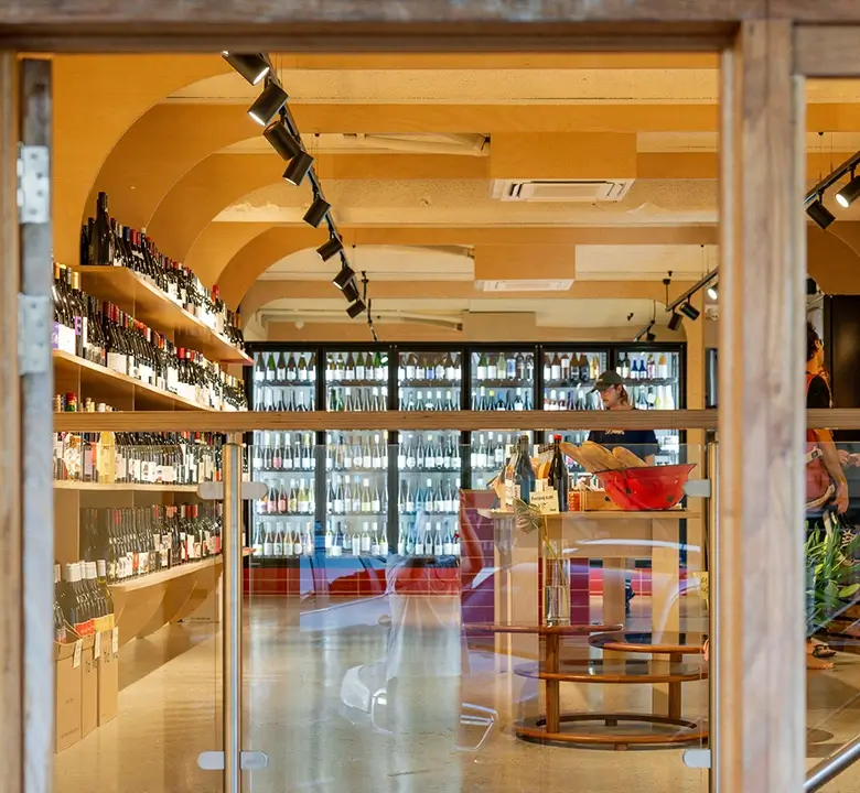 flor-wine-and-grocer