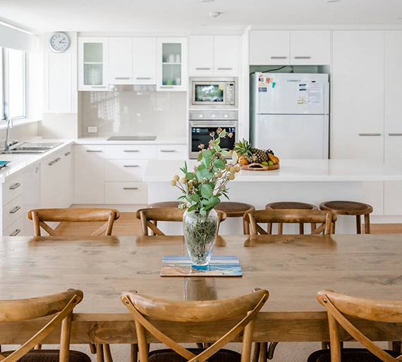 surfers-hideaway-kitchen